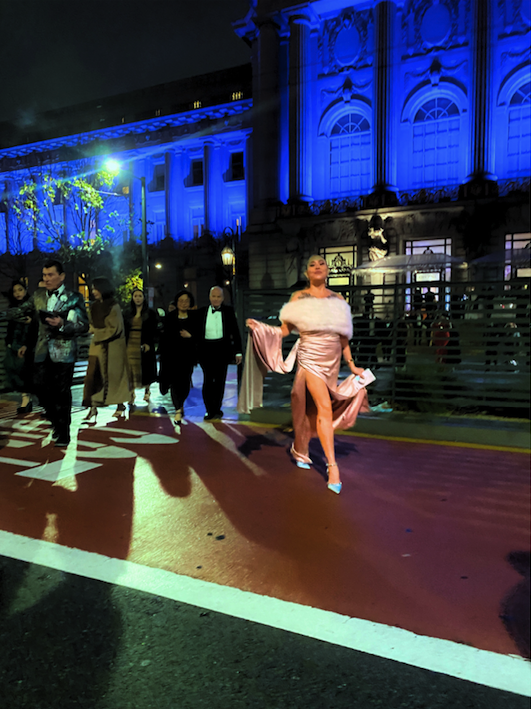 the author of the story crossing the street between city hall and the sf opera house