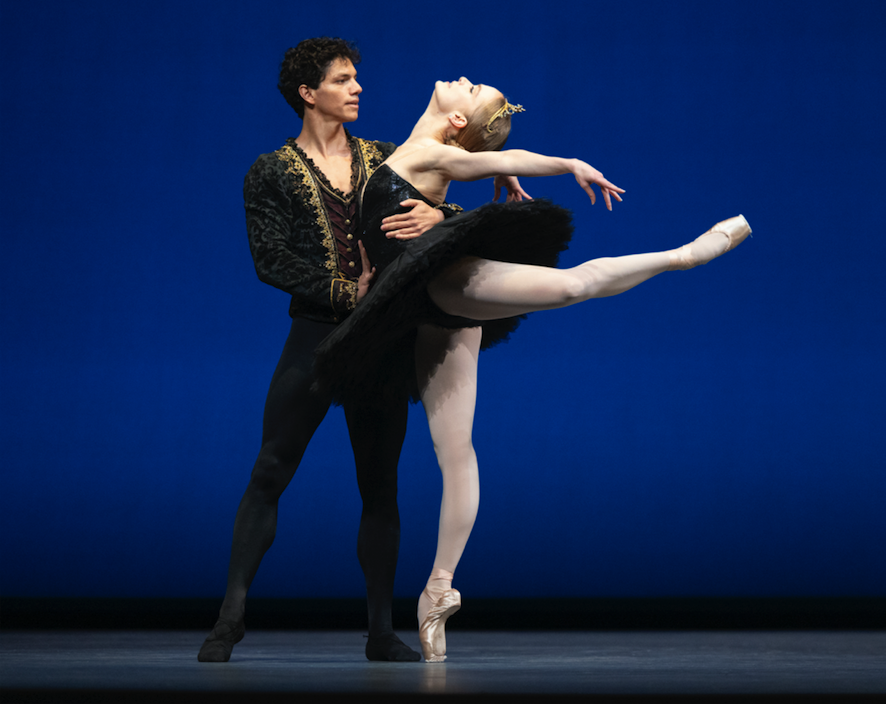 Sasha De Sola in a back bend supported by Isaac Hernández, photo by Scott Hardy