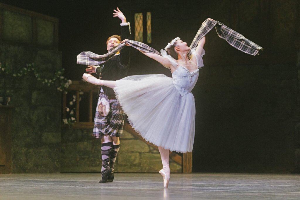 San Francisco Ballet’s La Sylphide Still Knows Exactly What It Is James and the Sylph pas de deux La Sylphide San Francisco Ballet